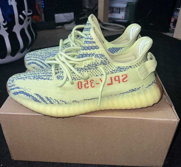 Yeezy Boost 350 V2