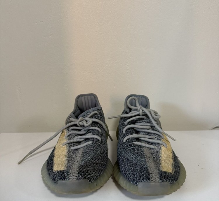 Yeezy Boost 350 V2 Ash Blue