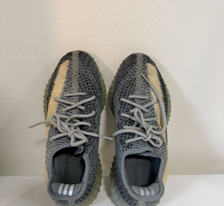 Yeezy Boost 350 V2 Ash Blue