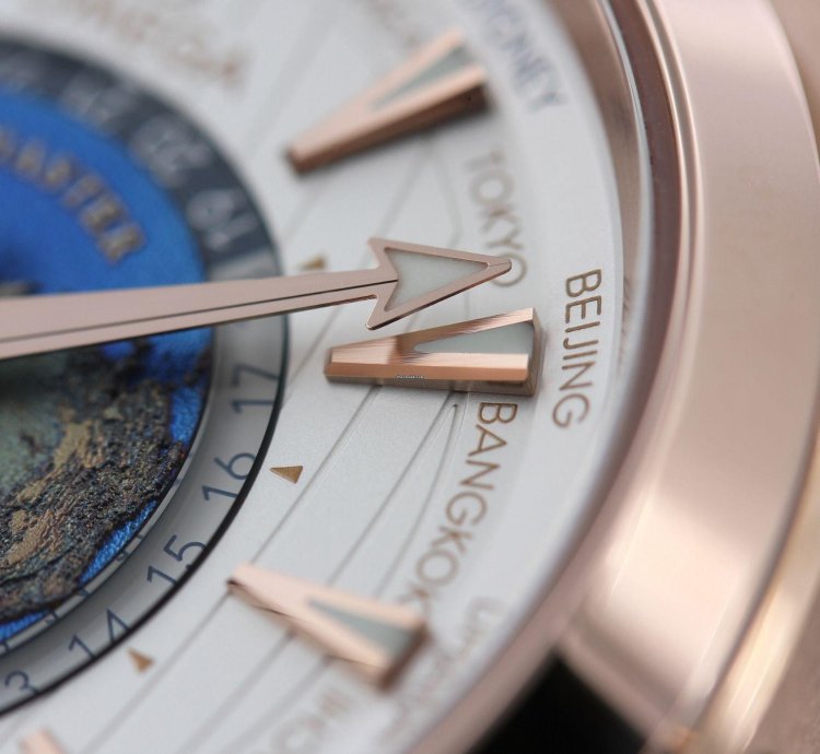 Omega Seamaster Aqua Terra Worldtimer 150 43 Mm Sedna Gold Mit Goldband 220 50 43 22 02 001