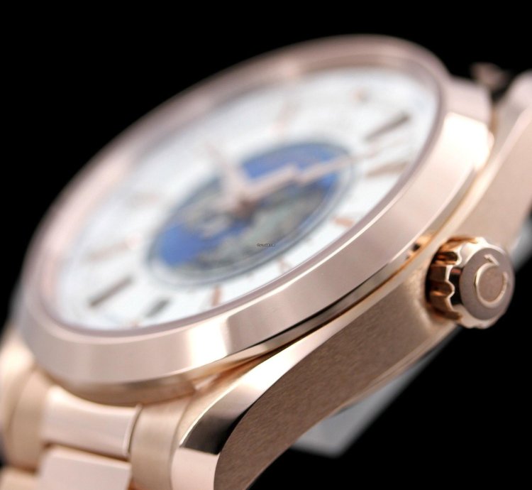 Omega Seamaster Aqua Terra Worldtimer 150 43 Mm Sedna Gold Mit Goldband 220 50 43 22 02 001