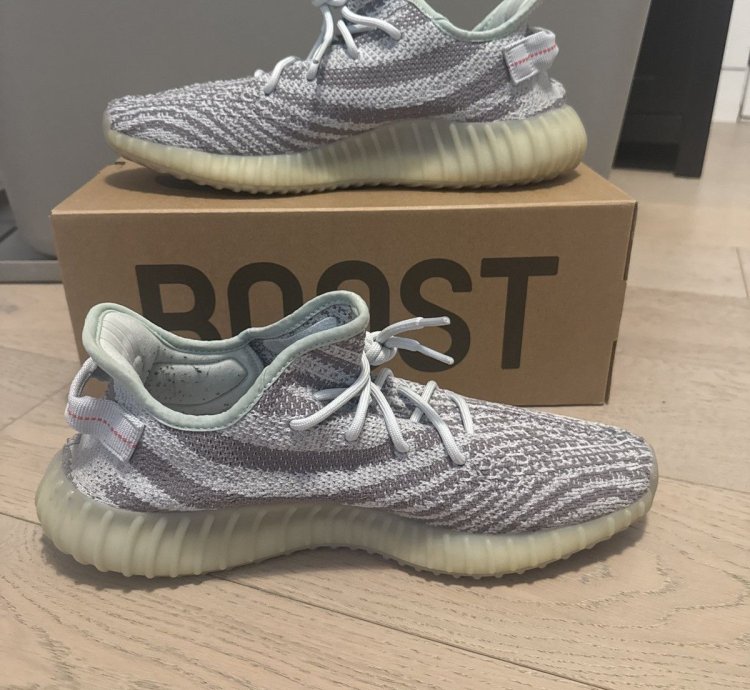 Yeezy Boost 350 V2 B37571 Blue Tint