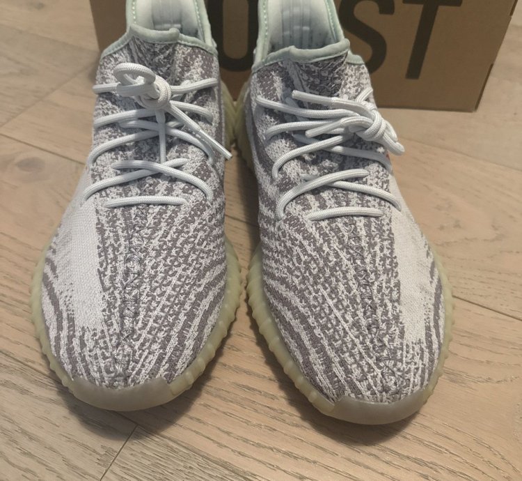 Yeezy Boost 350 V2 B37571 Blue Tint