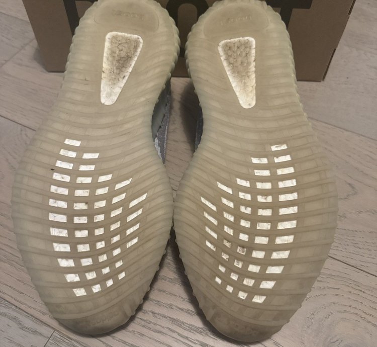 Yeezy Boost 350 V2 B37571 Blue Tint
