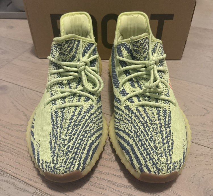 Yeezy Boost 350 V2 B37572 Semi Frozen