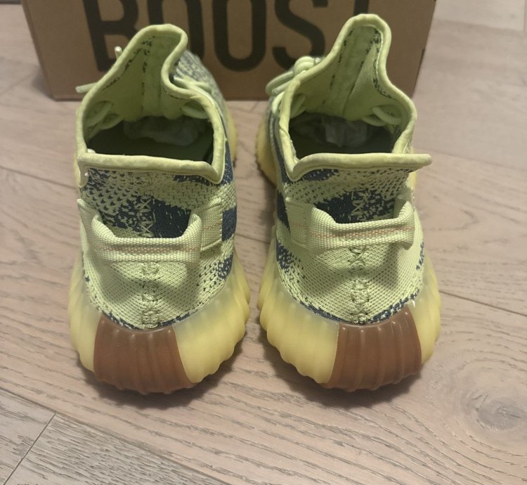 Yeezy Boost 350 V2 B37572 Semi Frozen
