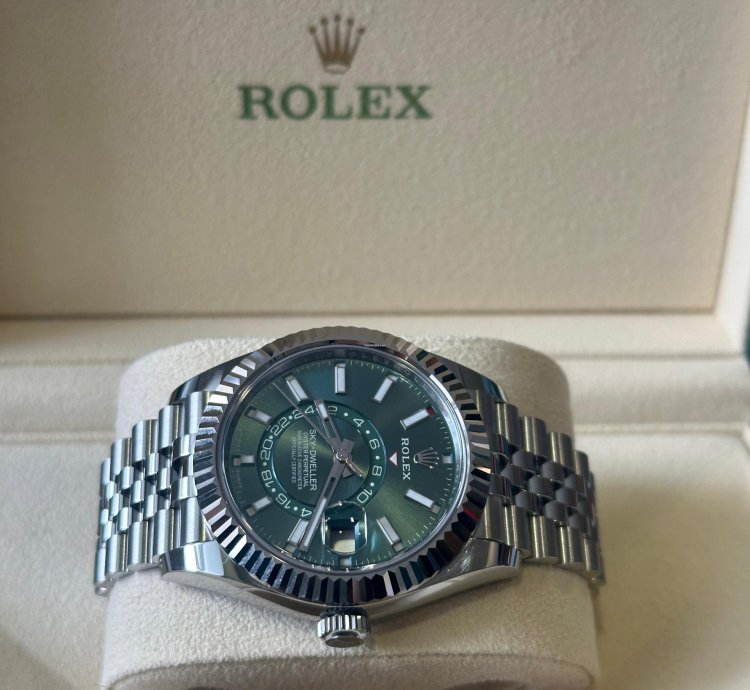 Rolex Sky-dweller 336934 Green Dial Jubilee 2024 Unworn Full Set