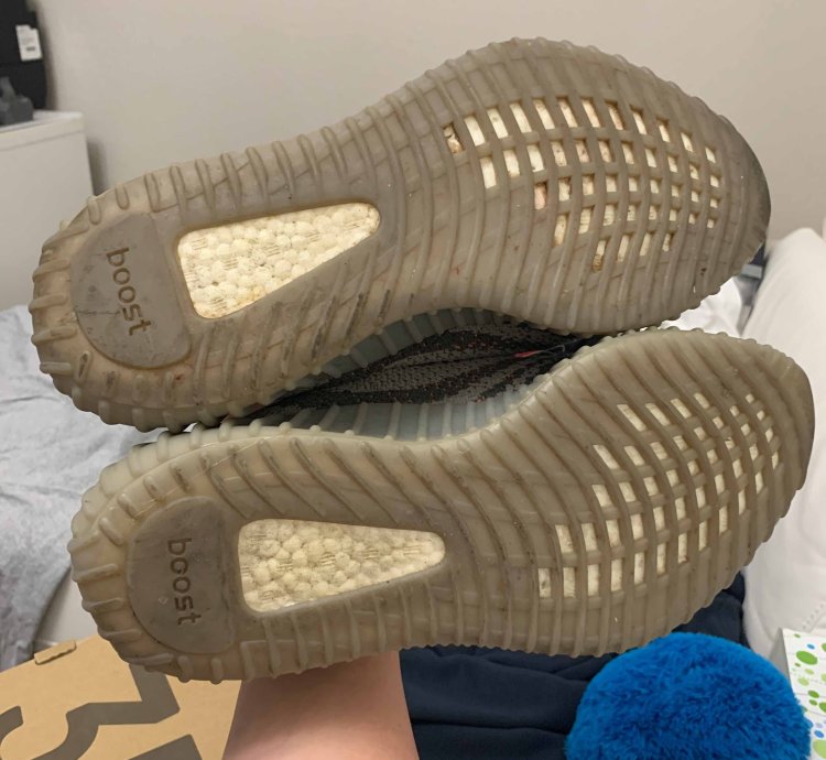 Yeezy Boost 350 V2 Beluga