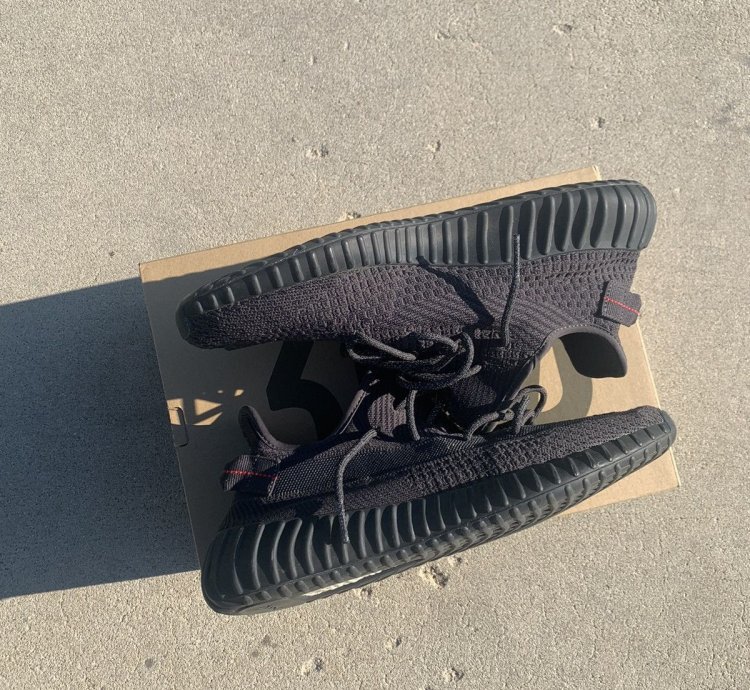 Yeezy Boost 350 V2 Black Non-reflective 2019