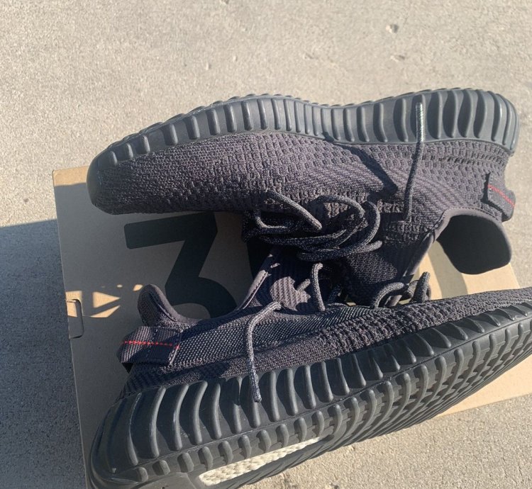 Yeezy Boost 350 V2 Black Non-reflective 2019