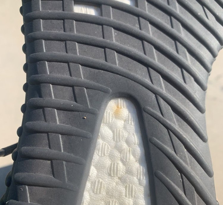 Yeezy Boost 350 V2 Black Non-reflective 2019