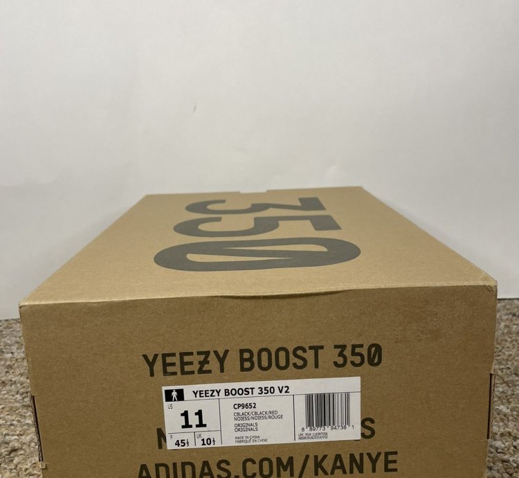 Yeezy Boost 350 V2 Bred