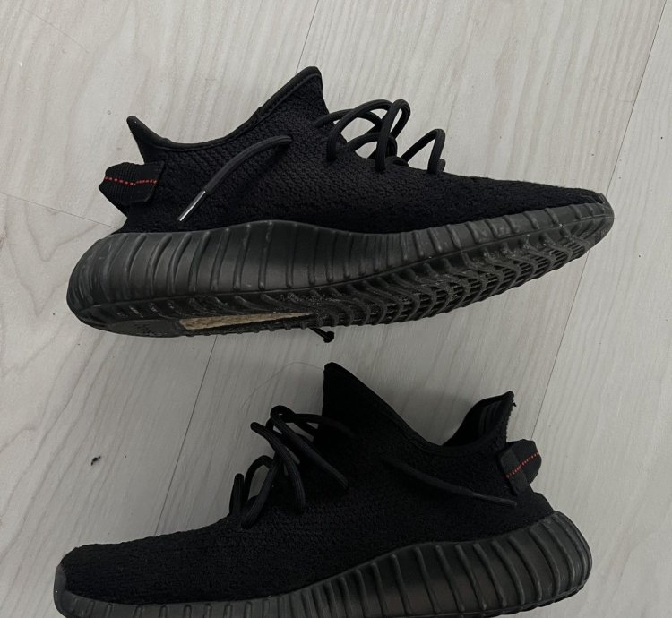 Yeezy Boost 350 V2 Bred