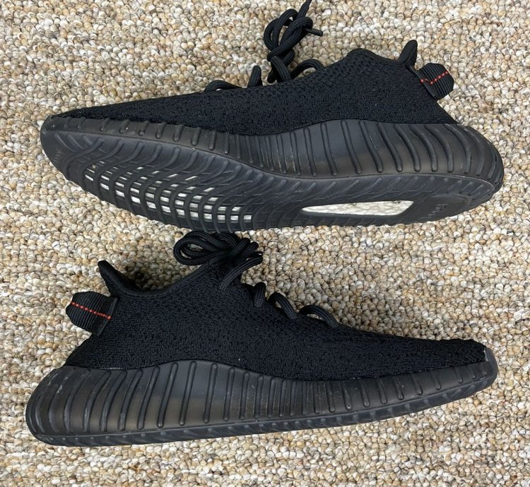Yeezy Boost 350 V2 Bred 2017