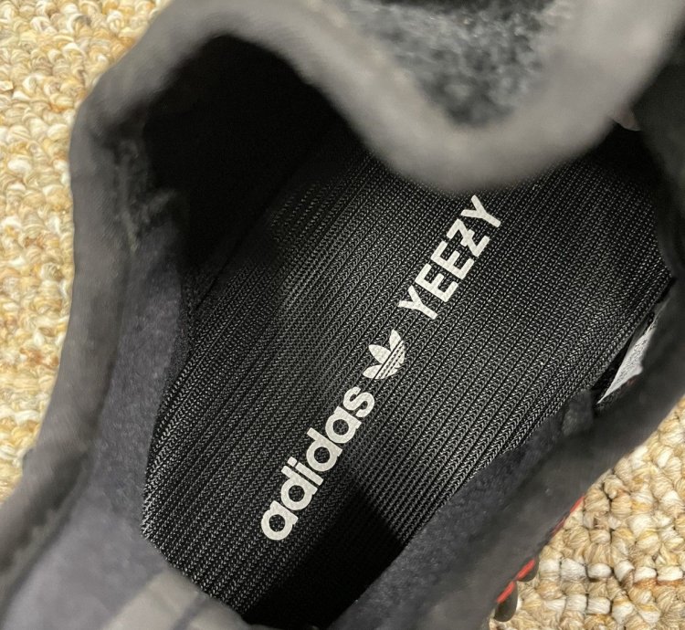 Yeezy Boost 350 V2 Bred 2017