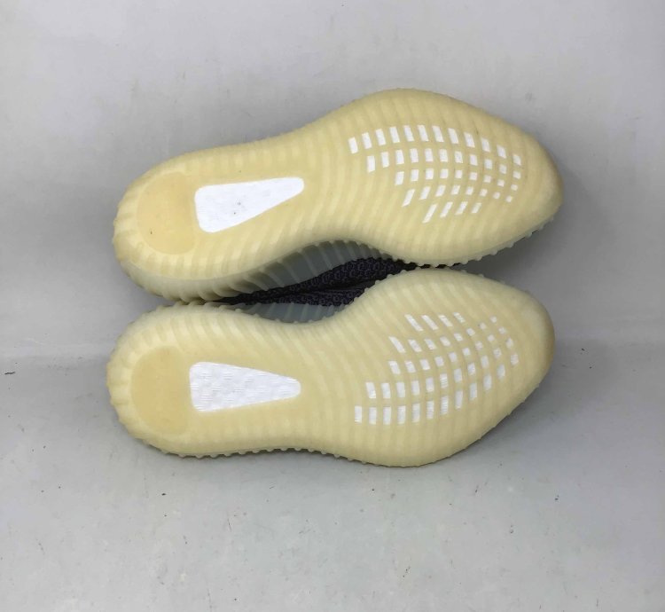 Yeezy Boost 350 V2 Carbon