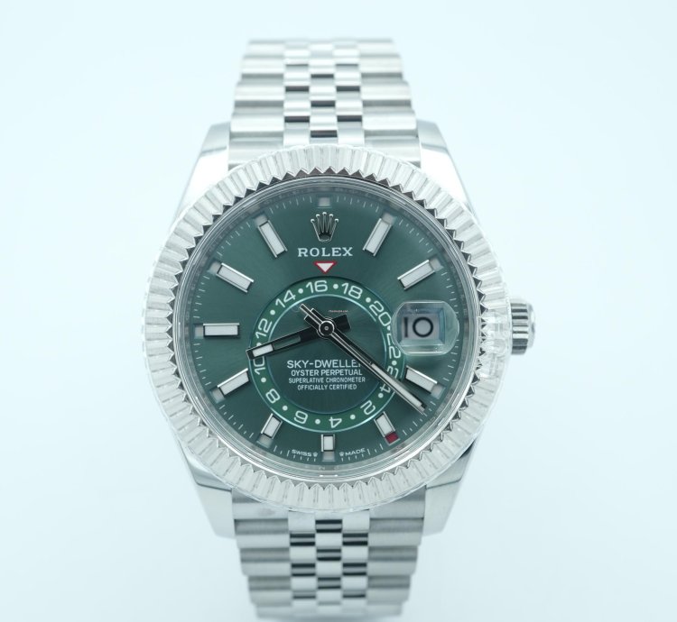 Rolex Sky-dweller 336934 Sky-dweller 42mm Fluted Bezel Green Dial Jubilee Bracelet Complete Set 2024