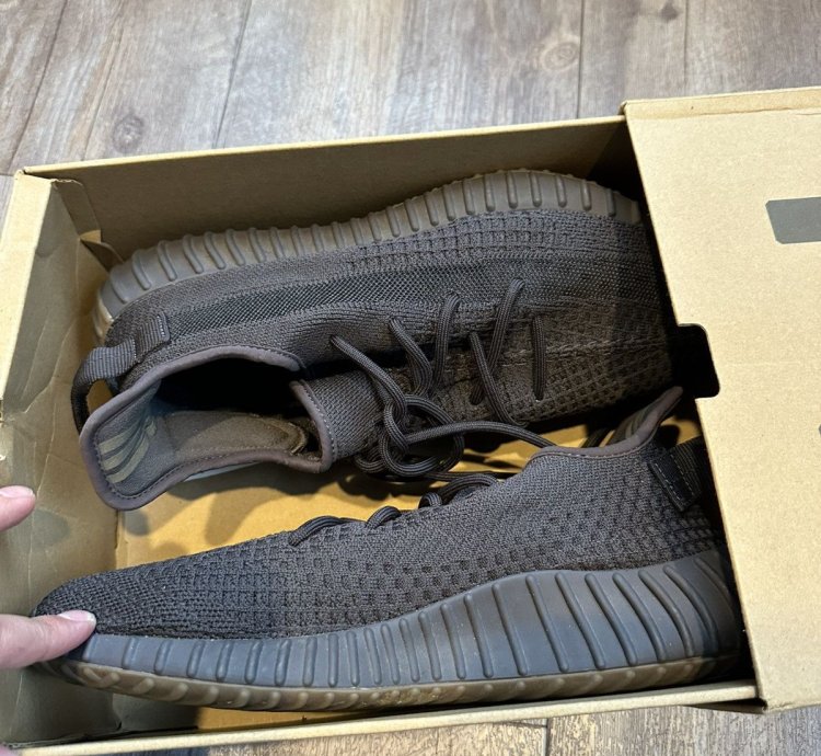 Yeezy Boost 350 V2 Cinder