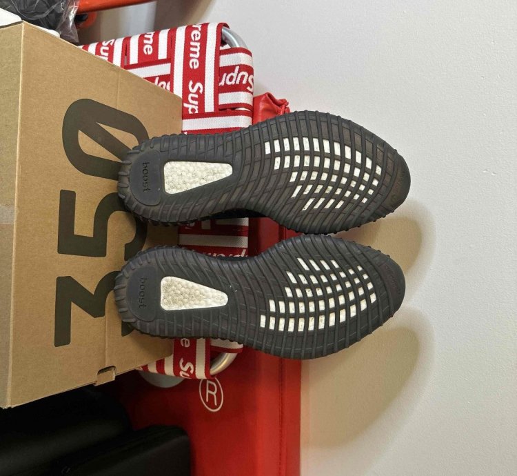 Yeezy Boost 350 V2 Copper - Sz 10