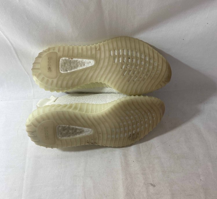 Yeezy Boost 350 V2 Cream White Triple White