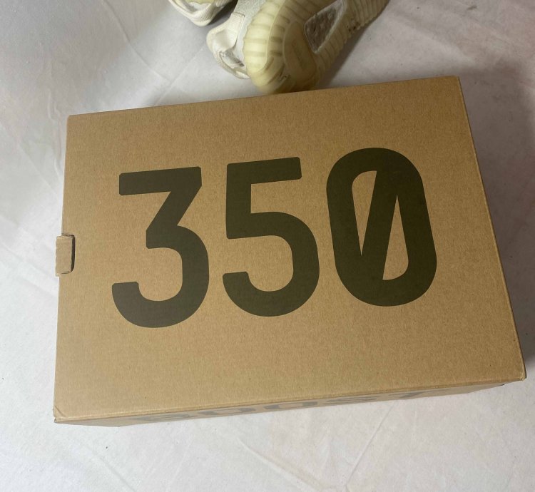 Yeezy Boost 350 V2 Cream White Triple White