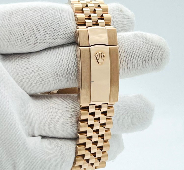 Rolex Sky-dweller 336935 Jubilee Band