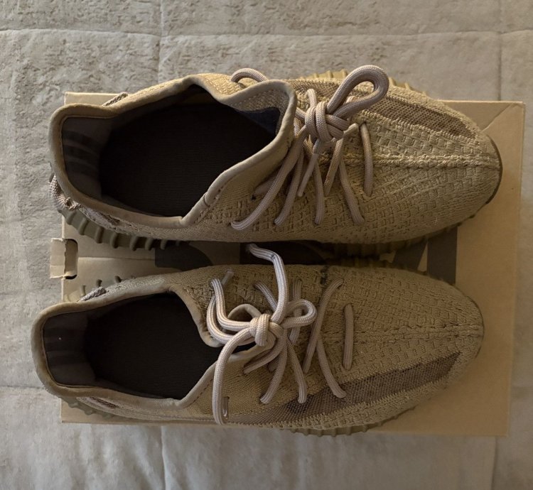 Yeezy Boost 350 V2 Earth