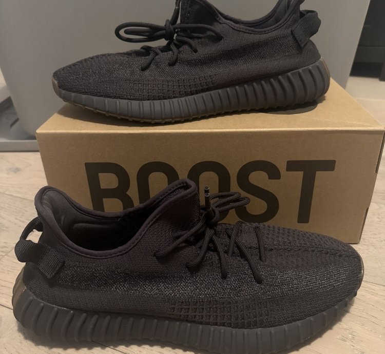 Yeezy Boost 350 V2 Fy4176 Cinder Reflective