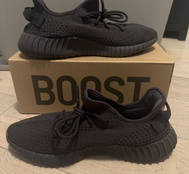 Yeezy Boost 350 V2 Fy4176 Cinder Reflective