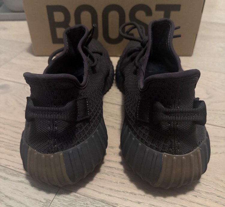 Yeezy Boost 350 V2 Fy4176 Cinder Reflective