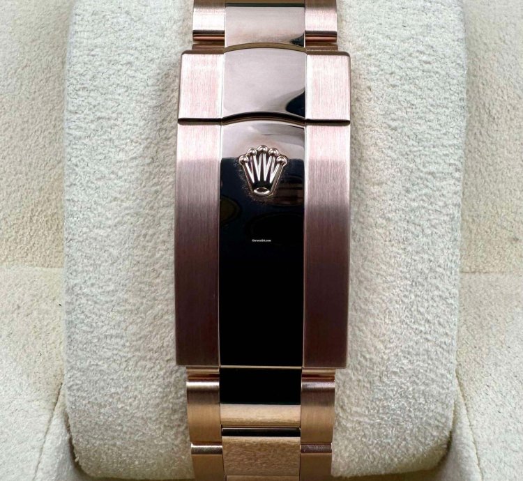 Rolex Sky-dweller 336935 Rose Gold Blue Dial Oyster Bracelet Unworn 2025