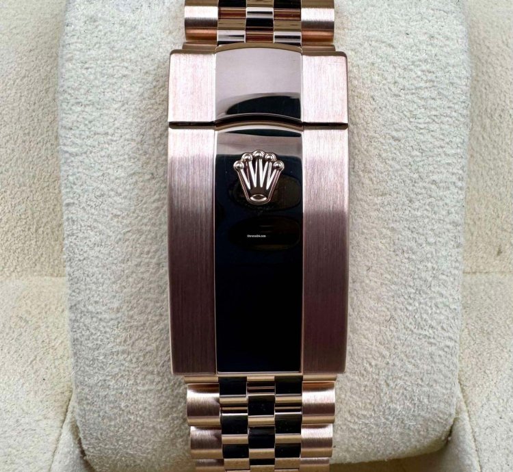 Rolex Sky-dweller 336935 Rose Gold Rhodium Dial Jubilee Bracelet Unworn 2024
