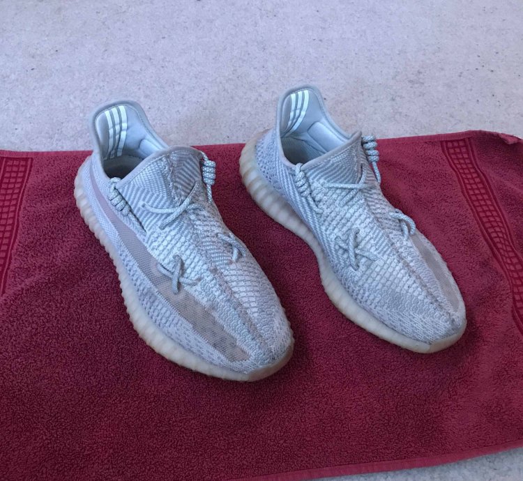 Yeezy Boost 350 V2 Lundmark Reflective