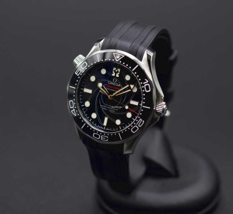 Omega Seamaster Diver 300 James Bond Limited Set Full Set - Like New 2021