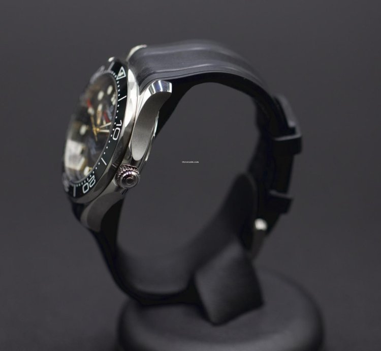 Omega Seamaster Diver 300 James Bond Limited Set Full Set - Like New 2021