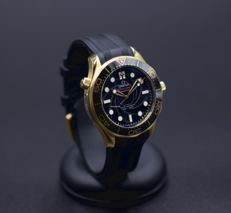 Omega Seamaster Diver 300 James Bond Limited Set Full Set - Like New 2021