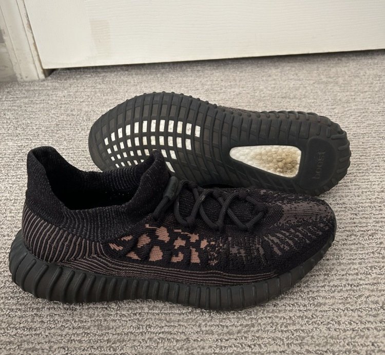 Yeezy Boost 350 V2 Mx Dark Salt