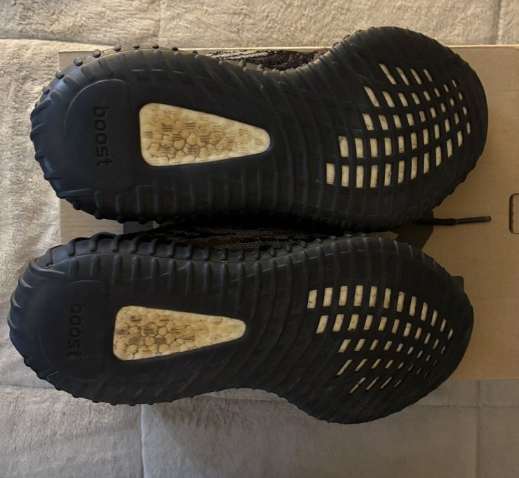 Yeezy Boost 350 V2 Mx Rock