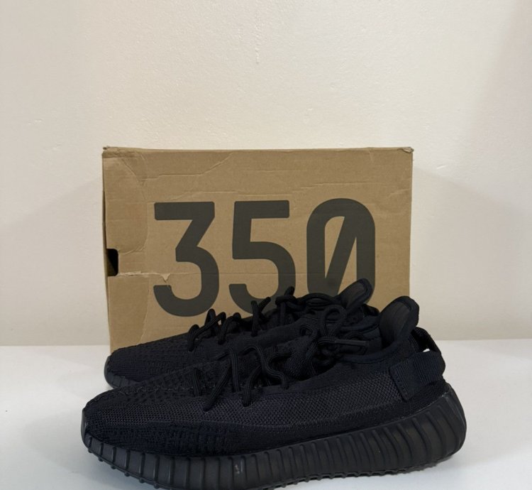 Yeezy Boost 350 V2 Onyx