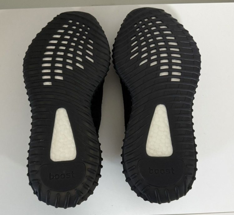 Yeezy Boost 350 V2 Onyx