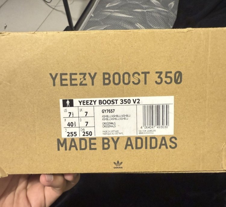 Yeezy Boost 350 V2 Onyx