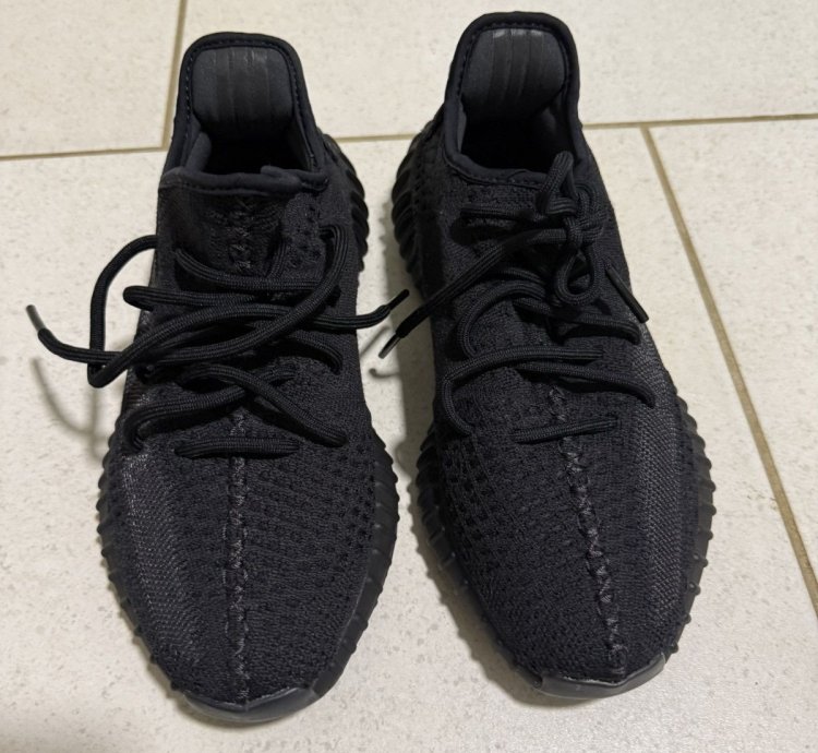 Yeezy Boost 350 V2 Onyx