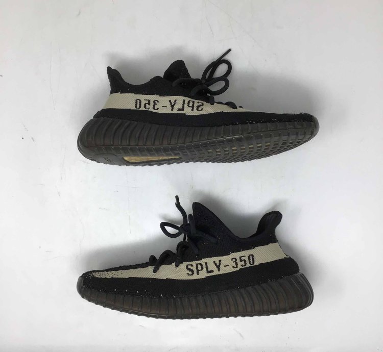 Yeezy Boost 350 V2 Oreo