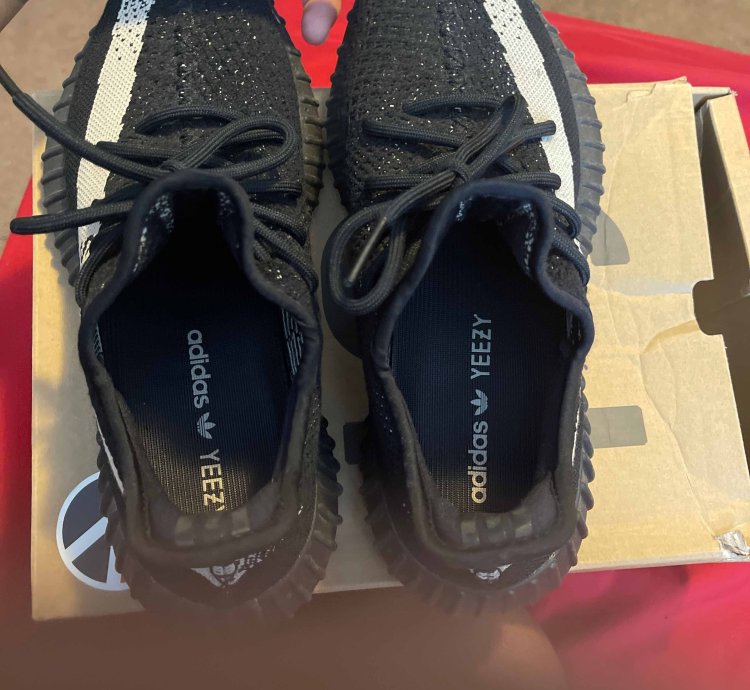Yeezy Boost 350 V2 Oreo