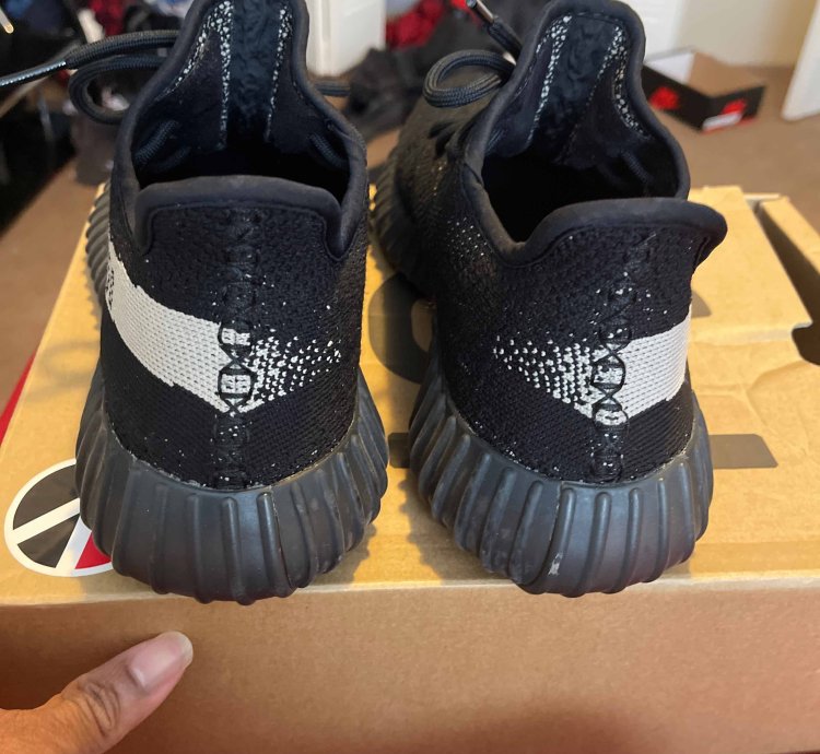 Yeezy Boost 350 V2 Oreo