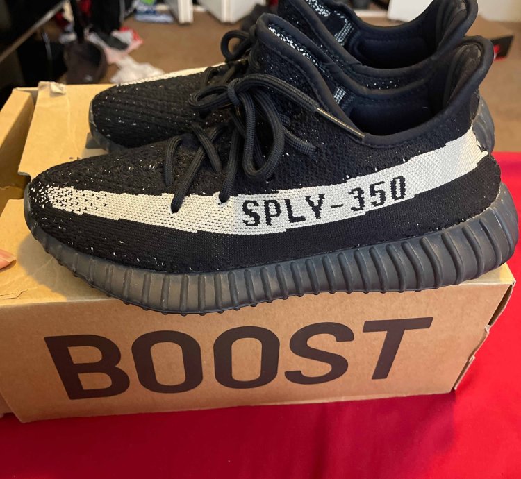 Yeezy Boost 350 V2 Oreo