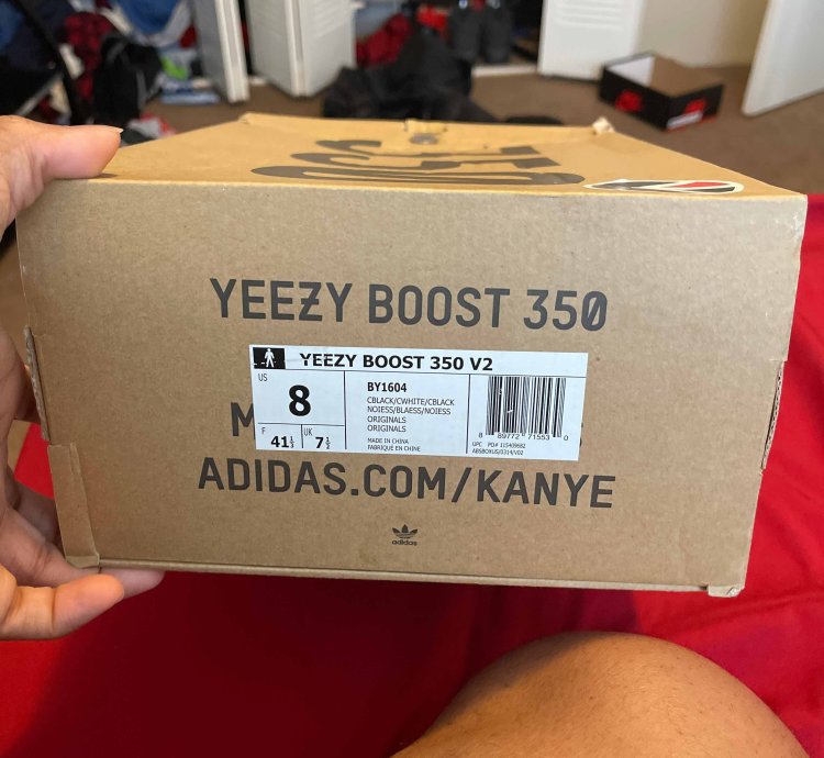 Yeezy Boost 350 V2 Oreo
