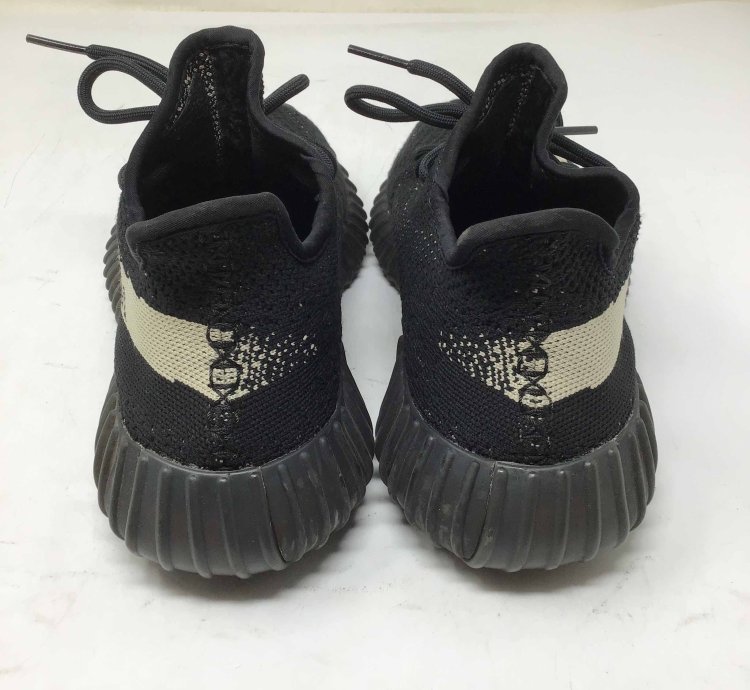 Yeezy Boost 350 V2 Oreo