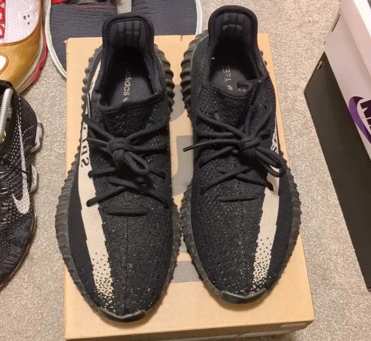 Yeezy Boost 350 V2 Oreo Size 10 Us Men Used Good Box Adidas