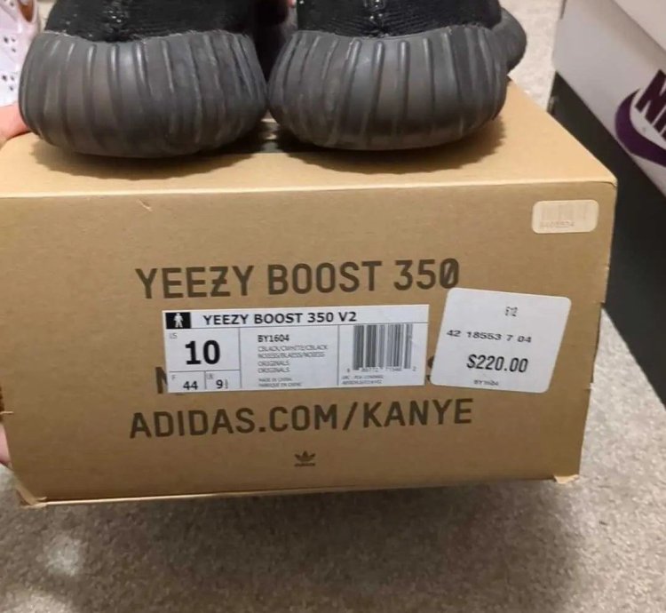 Yeezy Boost 350 V2 Oreo Size 10 Us Men Used Good Box Adidas